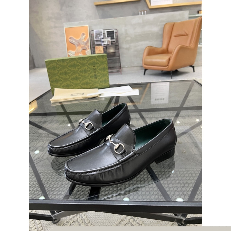 G*u*i leather shoes